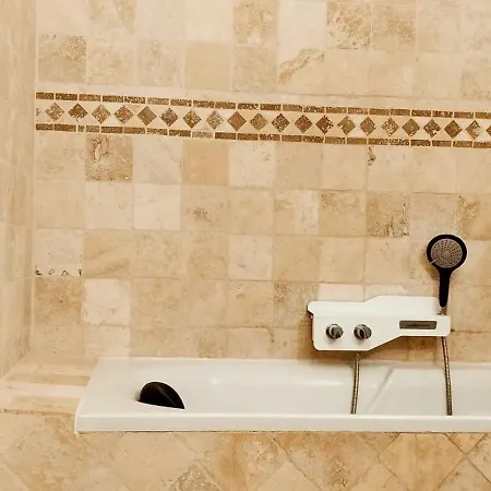 Pres D'orange Avec Piscine Partagee